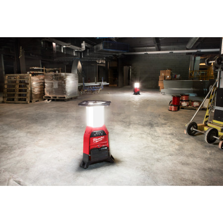 MILWAUKEE M18™ ONE-KEY™ LED kompaktní lampa s nabíječkou 4933459161