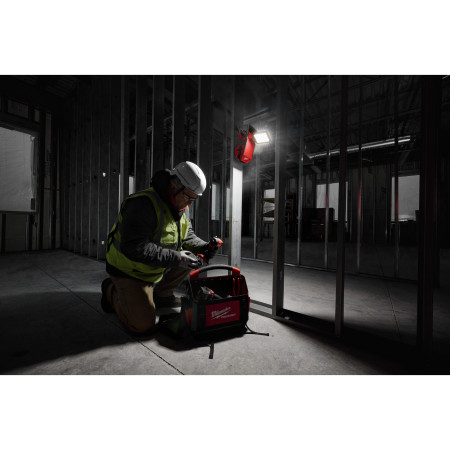 MILWAUKEE M18 PAL2-0 Otočné plošné světlo 4933493547