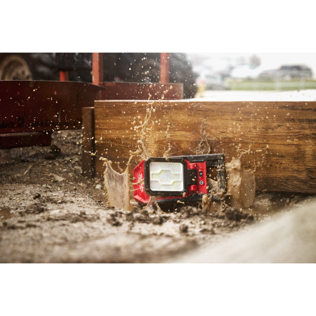 MILWAUKEE M18 PAL2-0 Otočné plošné světlo 4933493547