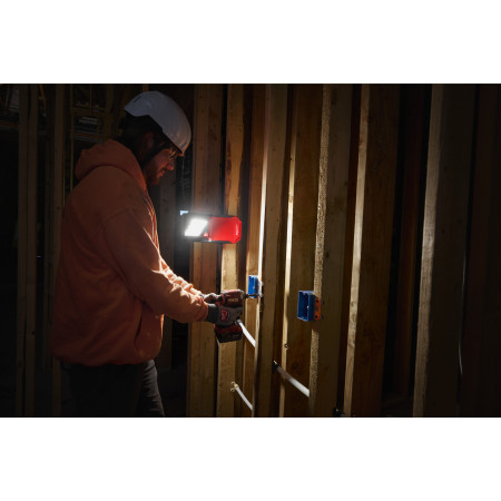 MILWAUKEE M18 PAL2-0 Otočné plošné světlo 4933493547