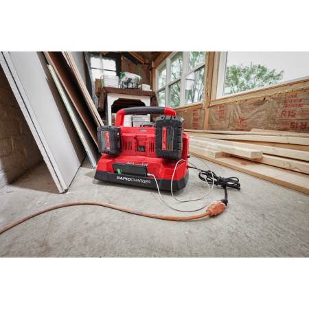 MILWAUKEE M18™ PACKOUT™ rychlonabíječka se šesti sloty 4932480163
