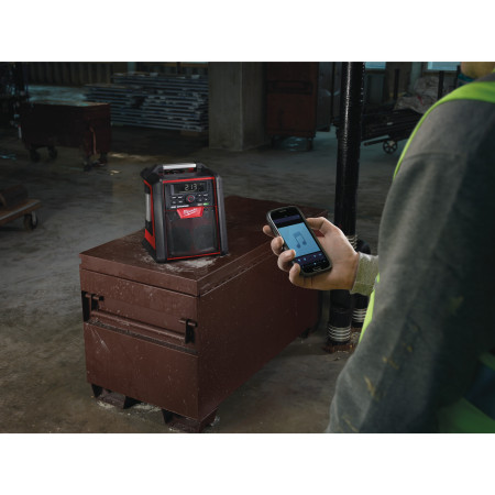 MILWAUKEE M18™ rádio/nabíječka Bluetooth® 4933446639