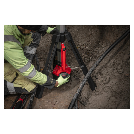 MILWAUKEE M18 SAL2-0 stojanová svítilna 4933492486
