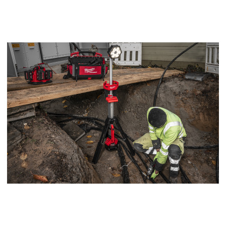 MILWAUKEE M18™ stojanová svítilna 4933492902