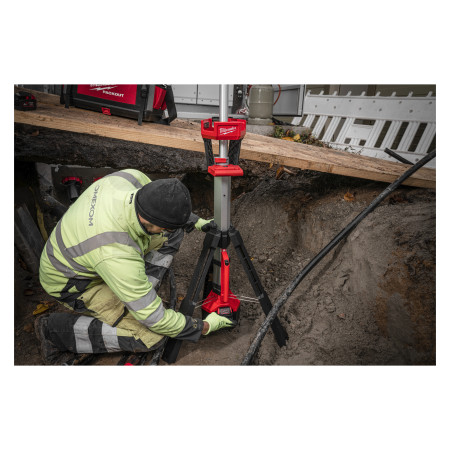 MILWAUKEE M18™ stojanová svítilna 4933492902