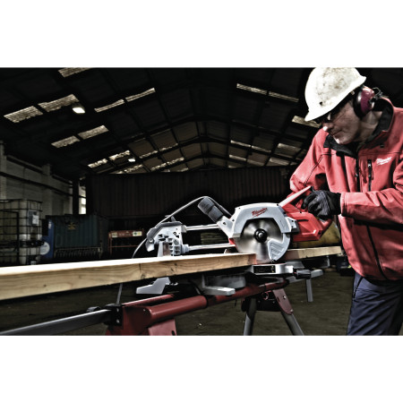 MILWAUKEE 8 ½"216 mm posuvná pokosová pila 4933410920