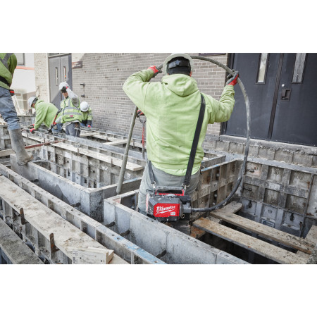 MILWAUKEE MX FUEL™ kufříkový ponorný vibrátor do betonu 4933479607