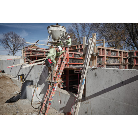 MILWAUKEE MX FUEL™ kufříkový ponorný vibrátor do betonu 4933479607