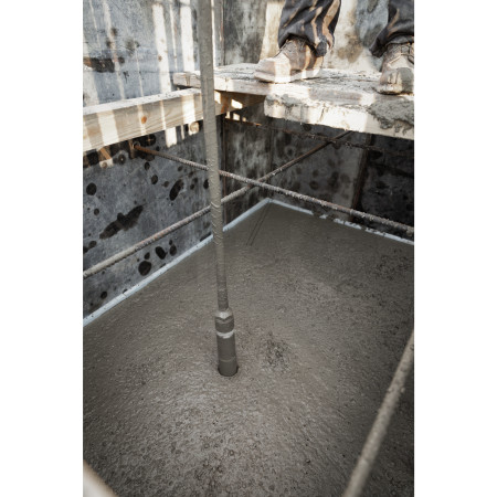 MILWAUKEE MX FUEL™ kufříkový ponorný vibrátor do betonu 4933479609
