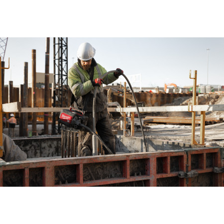 MILWAUKEE MX FUEL™ kufříkový ponorný vibrátor do betonu 4933479609