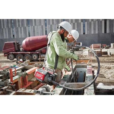 MILWAUKEE MX FUEL™ kufříkový ponorný vibrátor do betonu 4933479609