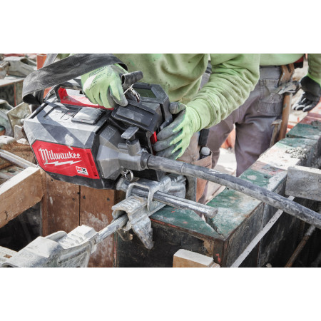 MILWAUKEE MX FUEL™ kufříkový ponorný vibrátor do betonu 4933479609