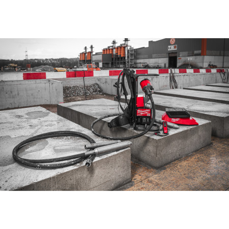 MILWAUKEE MX FUEL™ batohový ponorný vibrátor  do betonu 4933479592