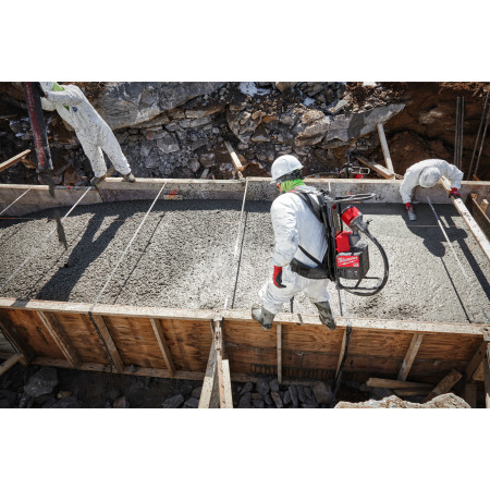 MILWAUKEE MX FUEL™ batohový ponorný vibrátor  do betonu 4933479592