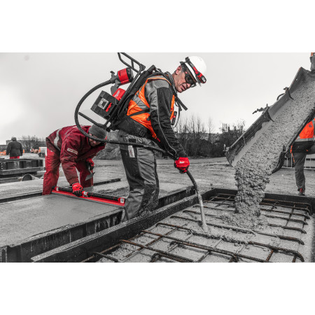MILWAUKEE MX FUEL™ batohový ponorný vibrátor  do betonu 4933479592