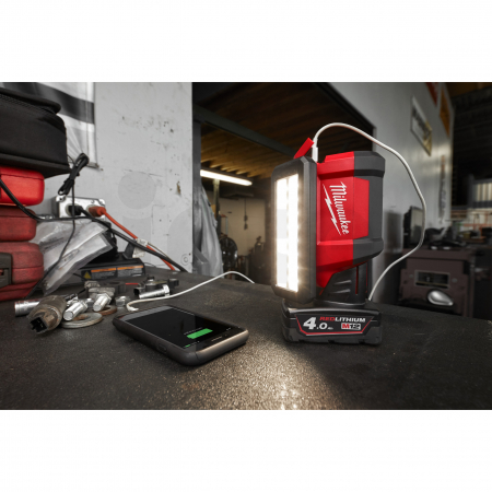 MILWAUKEE M12 Otočná svítilna 4933478226