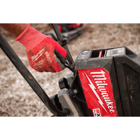 MILWAUKEE MX FUEL™ stahovací vibrační lišta 4933479775