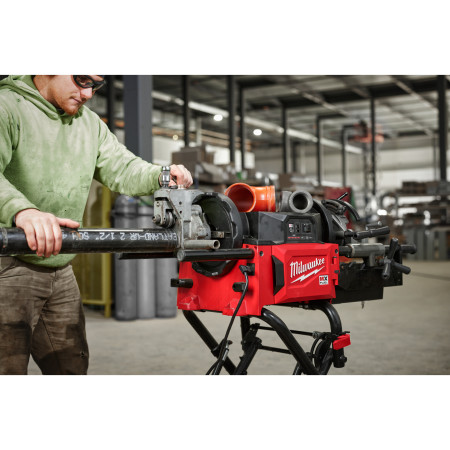 MILWAUKEE MX FUEL™ stacionární závitořez 2″ s ONE-KEY™ 4933493346