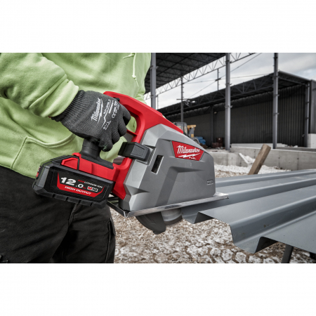 MILWAUKEE M18 FUEL™ 66 mm kotoučová pila na kov 4933472111