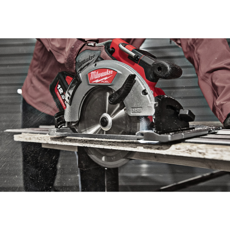 MILWAUKEE M18 FUEL™ okružní pila 66 mm na dřevo a plast 4933471195