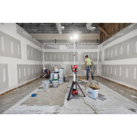MILWAUKEE M18™ Vysoce výkonná stojanová svítilna s nabíječkou 4933478116