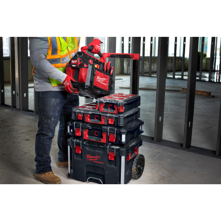 MILWAUKEE PACKOUT™ pojízdný box 4932464078