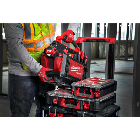 MILWAUKEE PACKOUT™ pojízdný box 4932464078