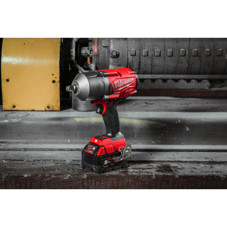 MILWAUKEE M18FHIWF12-502X - M18 FUEL™ ½″ rázový utahovák s pojistným kroužkem 4933459696
