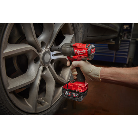 MILWAUKEE M18 FUEL™ ½″ rázový utahovák s pojistným kroužkem 4933459186
