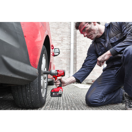 MILWAUKEE M18 FUEL™ ½″ mid torque impact wrench with pin detent 4933471206