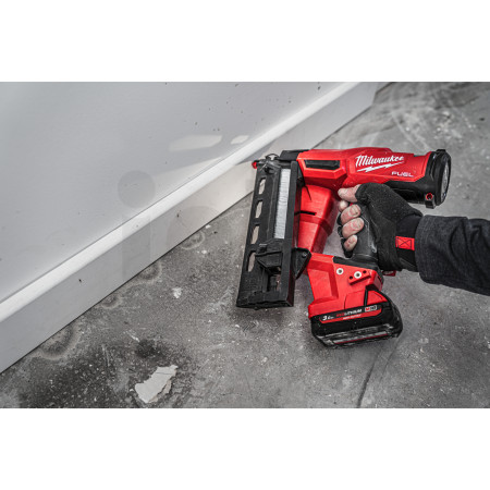 MILWAUKEE M18 FUEL™ dokončovací hřebíkovačka 16GA 4933480471
