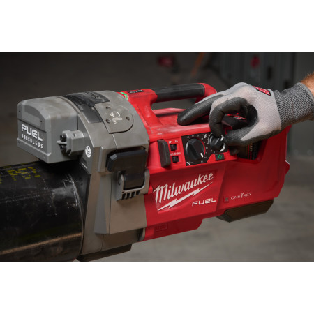 MILWAUKEE M18 FRGRO114-802C FUEL roll groover (drážkovací stroj) 4933479789