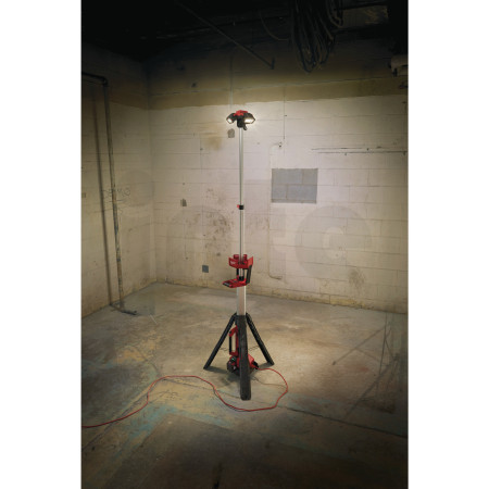 MILWAUKEE M18™ vysoce výkonná stojanová LED svítilna a nabíječka 4933451897