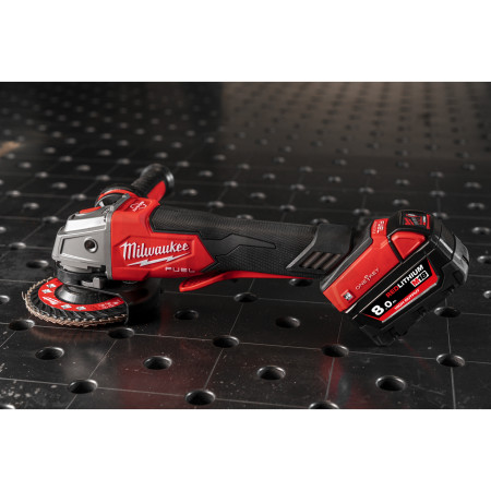 MILWAUKEE M18 FUEL™ ONE-KEY™ 125 mm úhlová bruska s kolébkovým spínačem 4933479633