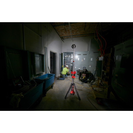 MILWAUKEE M18™ LED stojanová svítilna 4933451895