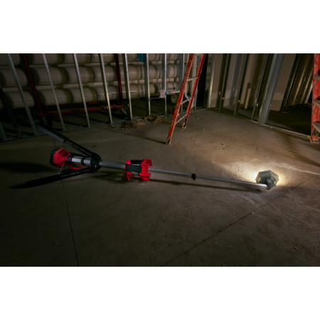 MILWAUKEE M18™ LED stojanová svítilna 4933451895