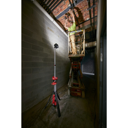 MILWAUKEE M18™ LED stojanová svítilna 4933451895