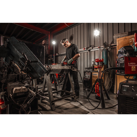 MILWAUKEE M18™ LED stojanová svítilna 4933451895