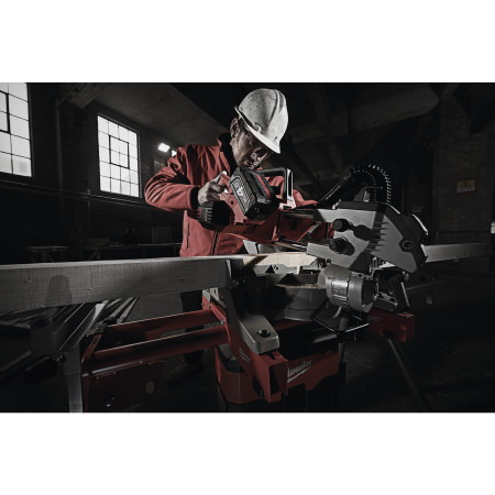 MILWAUKEE M18™ 216 mm pokosová pila 4933446780