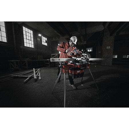 MILWAUKEE M18™ 216 mm pokosová pila 4933446780