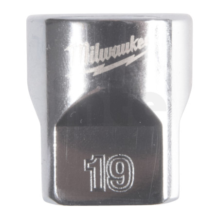 MILWAUKEE ⅜″ nástrčný klíč metrický standardní 12hranný, 19mm 4932498811