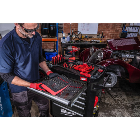 MILWAUKEE SRC27/7-2 TOOLGUARD 27" / 69cm ocelová skříňka na kolečkách se 7 zásuvkami 4932500740