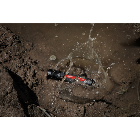 MILWAUKEE L4 FMLED USB nabíjecí 800 l pevná svítilna 4933479770