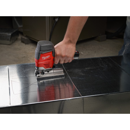MILWAUKEE M12™ kompaktní přímočará pila 4933471397