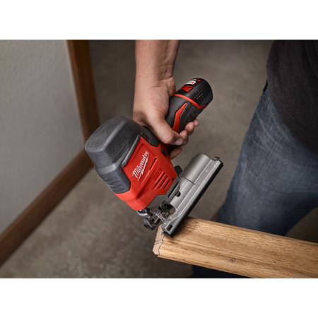 MILWAUKEE M12™ kompaktní přímočará pila 4933471397
