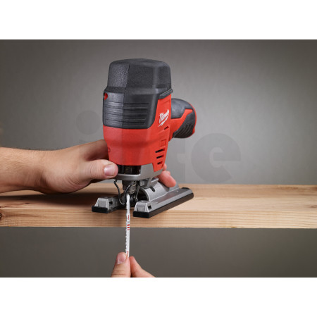 MILWAUKEE M12™ kompaktní přímočará pila 4933471397
