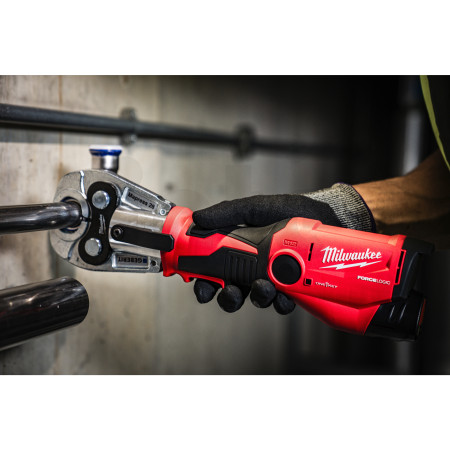 MILWAUKEE M12 ONEHPT-202C V-Set FORCE LOGIC subkompaktní hydraulický lis s ONE-KEY 4933481034