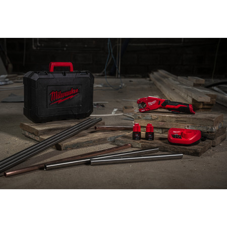MILWAUKEE M12™ RAPTOR™ řezák na nerezové trubky 4933492052