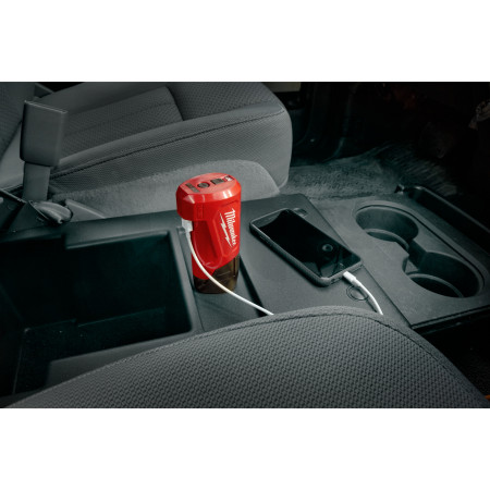 MILWAUKEE M12™ cestovní nabíječka 4932459451