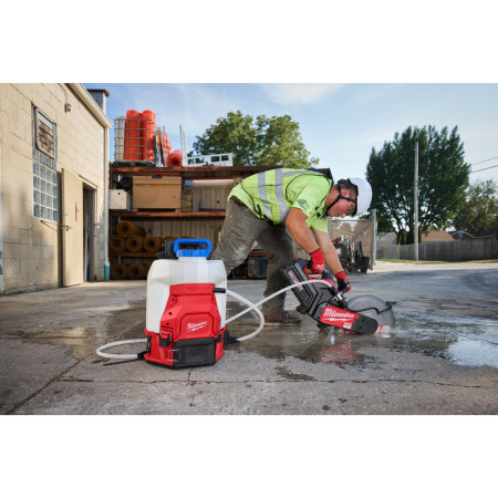 MILWAUKEE M18 BBPFP2-301 zádový postřikovač SWITCH TANK Gen2, rozprašovač, bez nádrže, 1x aku + nabíječka, 4933498962